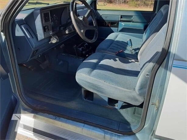 1989 Chevrolet 3/4 Ton Pickups K2500 Silverado 2dr 4WD Extended Cab LB - photo 9