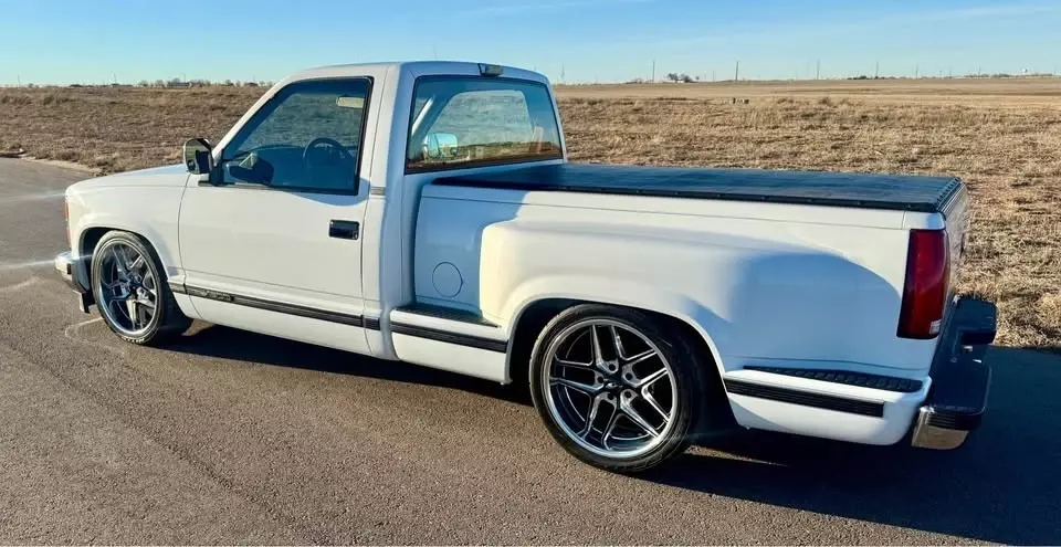 1989 Chevrolet C/K Pickup 1500 C1500 Silverado 2dr Standard Cab SB - photo 4