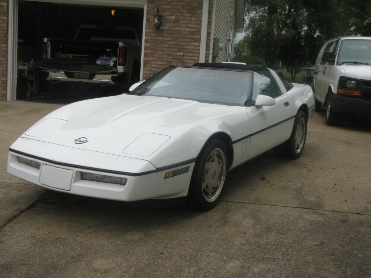 1989 Chevrolet Corvette - photo 2