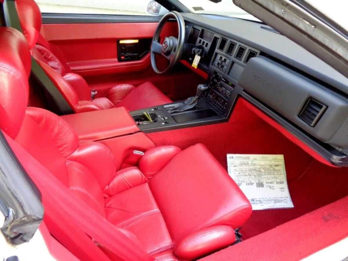 1989 Chevrolet Corvette 2dr Coupe Hatchback - photo 10