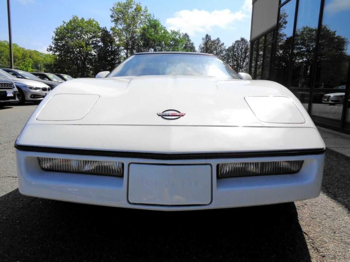 1989 Chevrolet Corvette 2dr Coupe Hatchback - photo 2