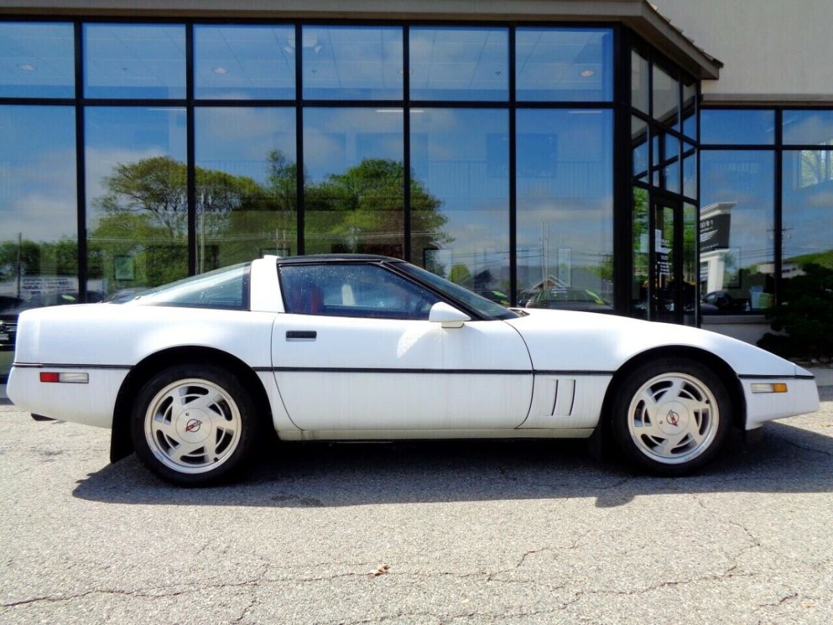 1989 Chevrolet Corvette 2dr Coupe Hatchback - photo 4