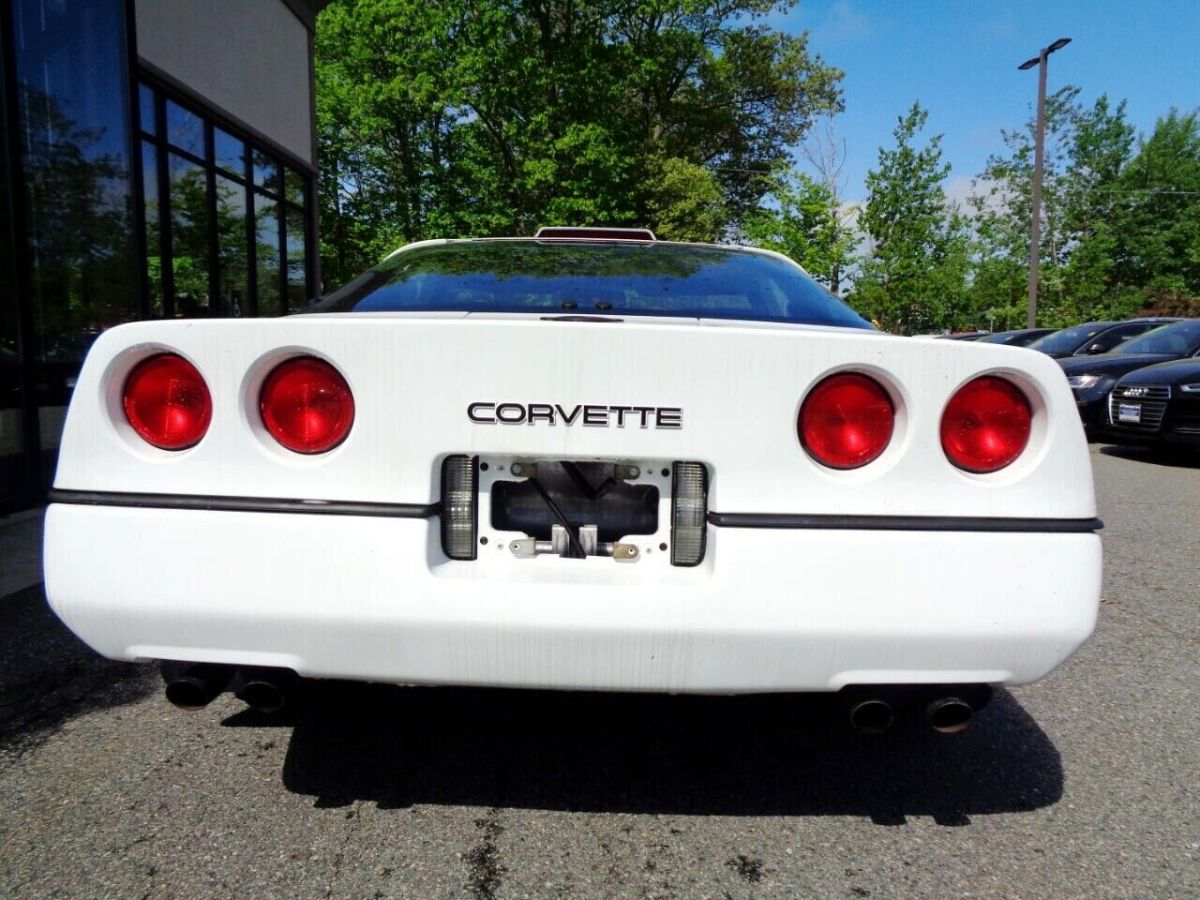 1989 Chevrolet Corvette 2dr Coupe Hatchback - photo 6