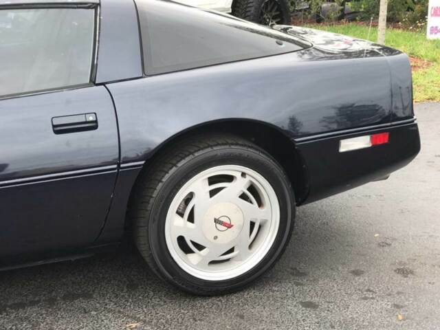 1989 Chevrolet Corvette Base 2dr Hatchback - photo 11