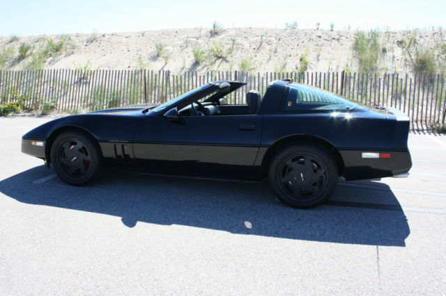1989 Chevrolet Corvette Base Hatchback 2-Door - photo 2