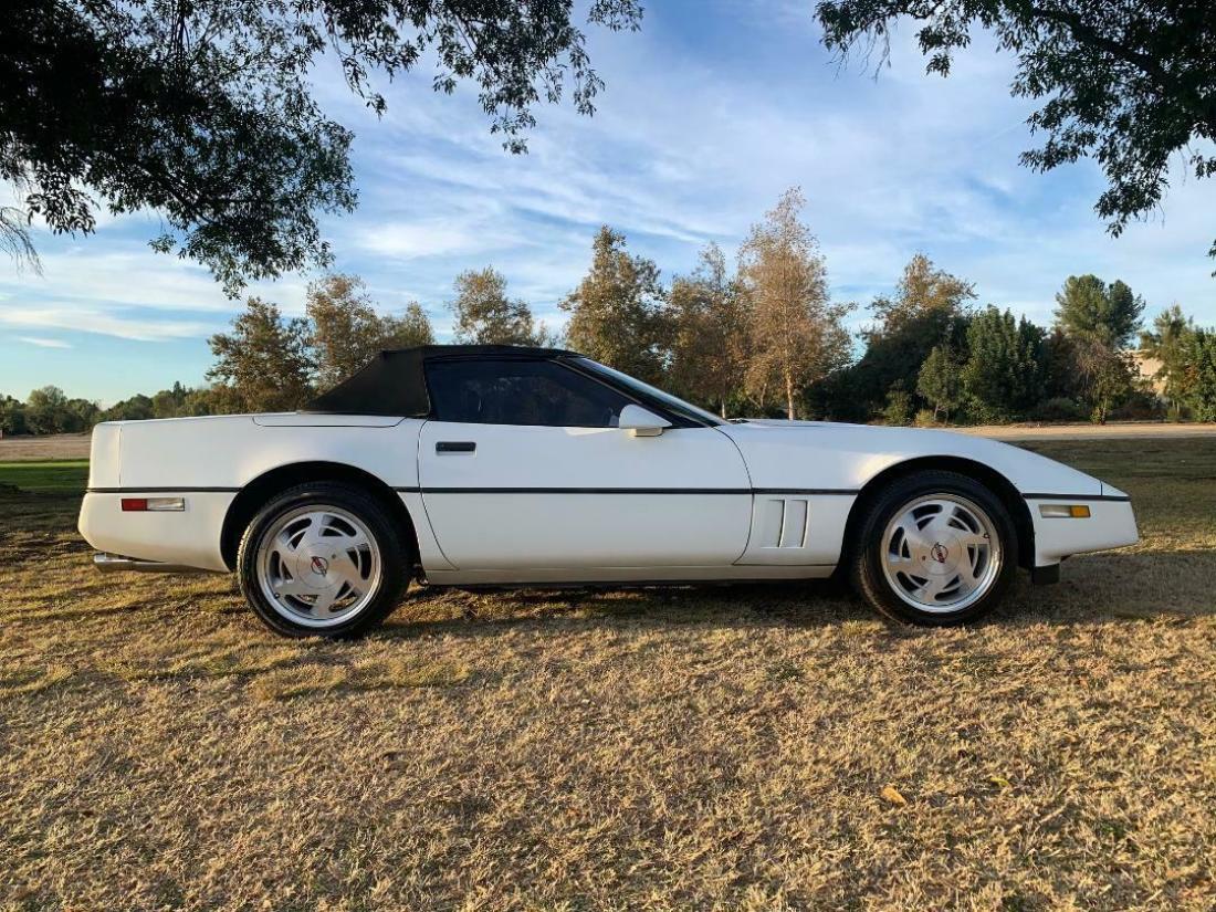 1989 Chevrolet Corvette - photo 2