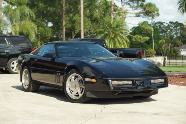 1989 Chevrolet Corvette, V8, Auto, Low Mileage, Well Maintained, Black on Black 1989 Chevrolet Corvette
