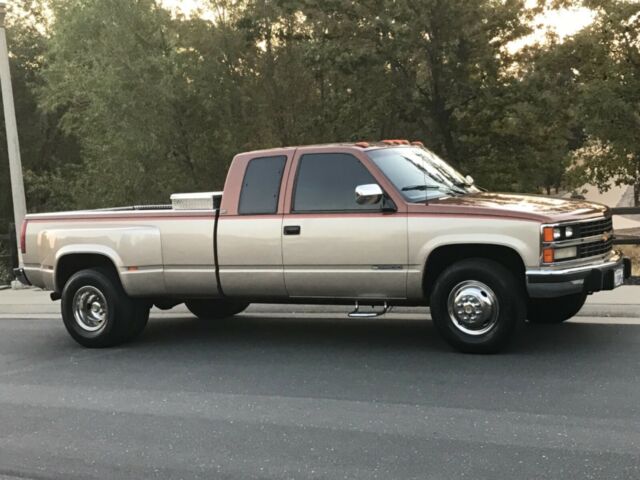 1989 Chevrolet Ext-Cab 1 Ton Dually, RWD 1989 Chevrolet Silverado 3500 Silverado