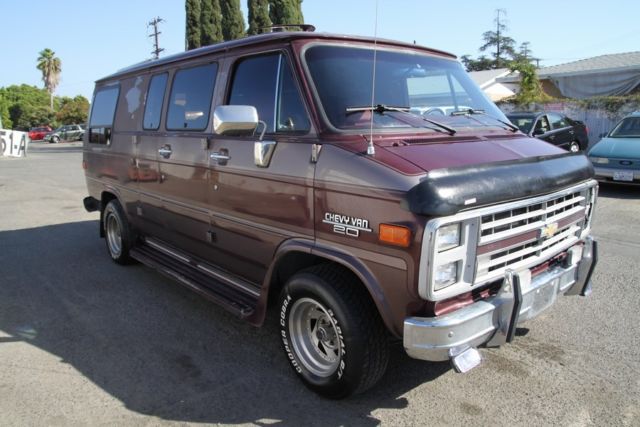 1989 Chevrolet G20 Van Automatic 8 Cylinder NO RESERVE 1989 Chevrolet G20 Van