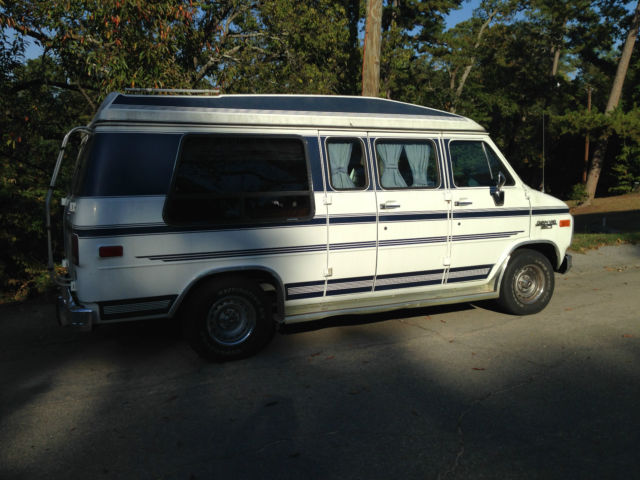 1989 Chevrolet G20 Van with low miles, new tires and huge storage capacity 1989 Chevrolet G20 Van