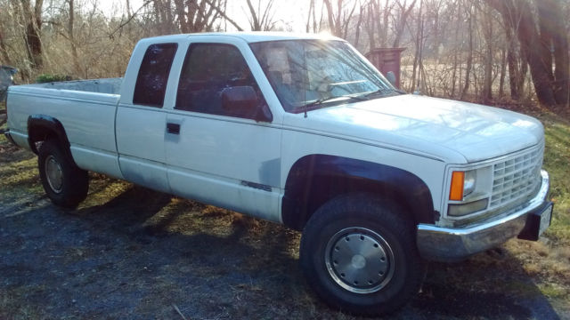 1989 Chevrolet K2500 HD 4x4 -- V8 and 4spd manual transmission 1989 Chevrolet C/K Pickup 2500 K2500