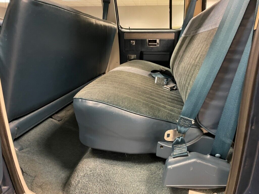 1989 Chevrolet C/K Pickup 3500 Silverado - photo 11