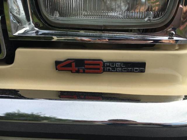 1989 Chevrolet S-10 Base 2dr Standard Cab SB - photo 7