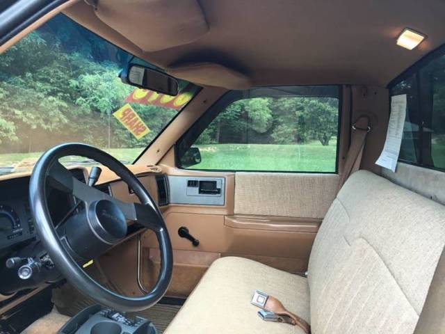 1989 Chevrolet S-10 Base 2dr Standard Cab SB - photo 9