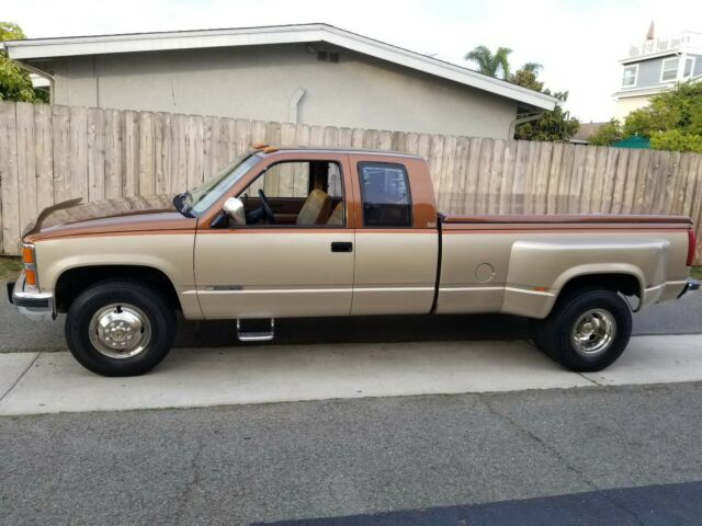 1989 Chevrolet C/K Pickup 3500 BEAUTIFUL CALIFORNIA TRUCK - photo 2