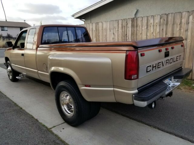 1989 Chevrolet C/K Pickup 3500 BEAUTIFUL CALIFORNIA TRUCK - photo 3