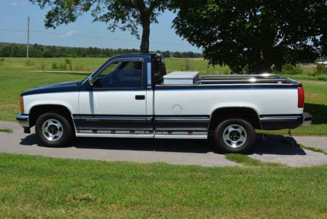 1989 Chevrolet Silverado ONE OWNER - 104k MILES - 350 EFI - Runs & Drives Great 1989 Chevrolet Silverado 1500 One Owner - 5.7L 104k Miles