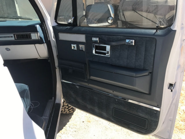 1989 Chevrolet C/K Pickup 3500 - photo 10