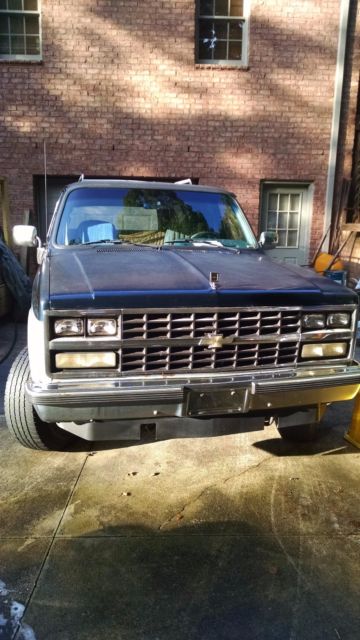 1989 Chevrolet Suburban - photo 2