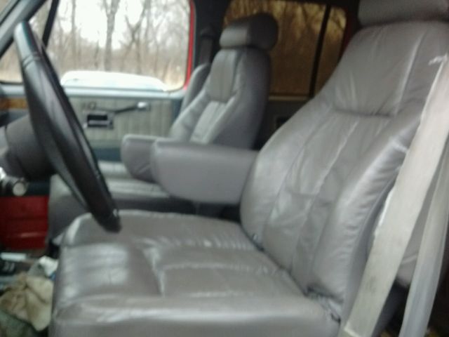 1989 Chevrolet Suburban - photo 4