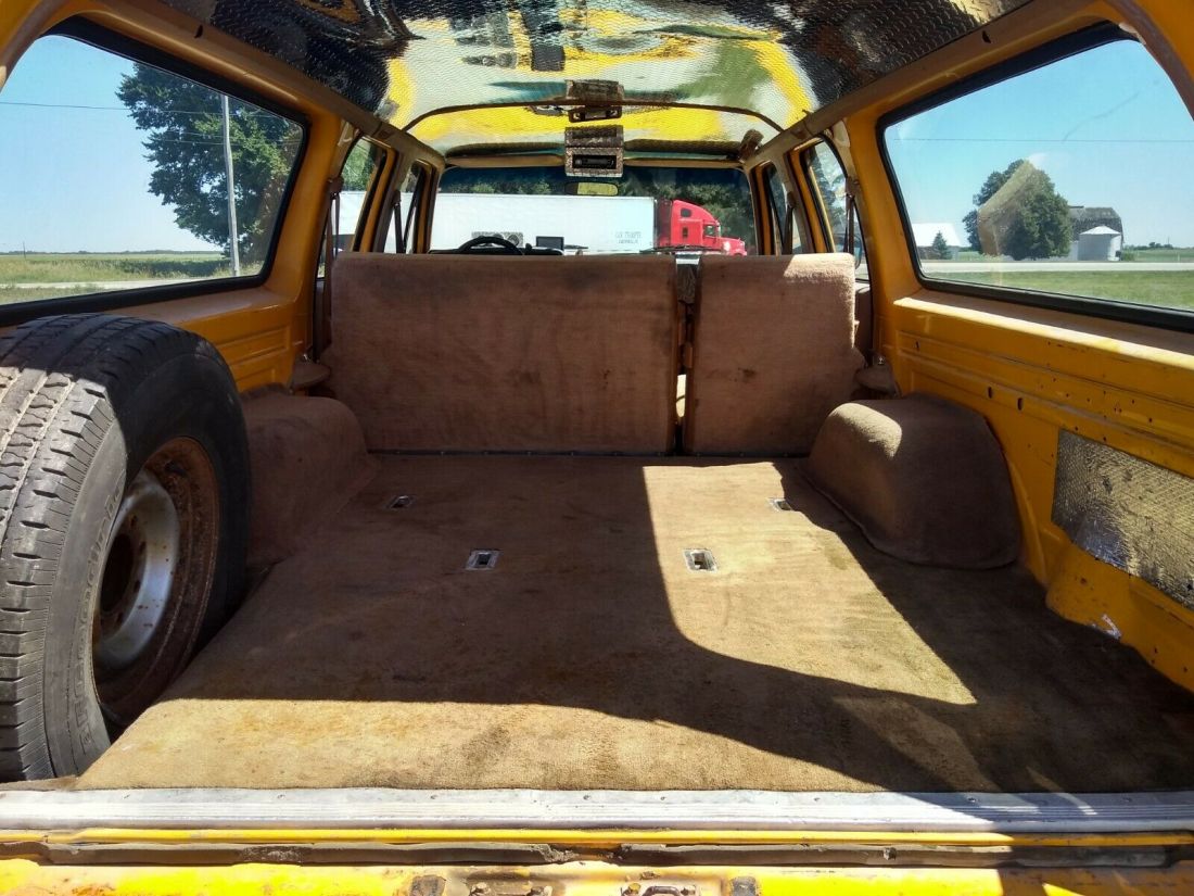 1989 Chevrolet Suburban - photo 11
