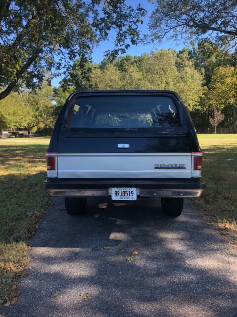 1989 Chevrolet Suburban Silverado - photo 4