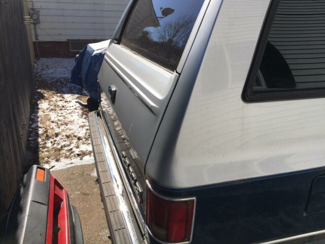 1989 Chevrolet Suburban -- - photo 2