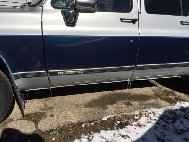 1989 Chevrolet Suburban -- - photo 6