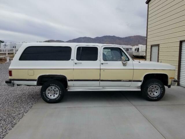 1989 Chevrolet Suburban Silverado - photo 2