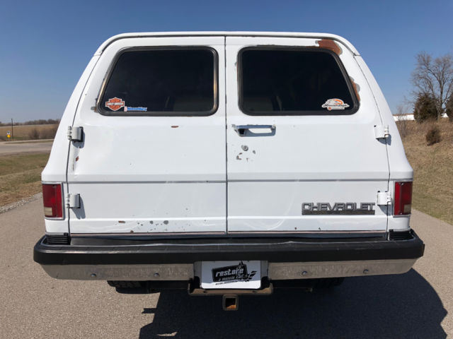 1989 Chevrolet Suburban - Rust Free Calif Truck - 5.7L EFI Automatic - photo 5