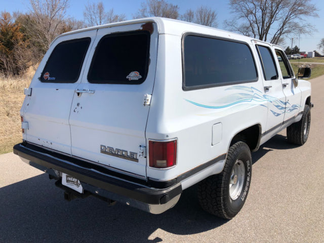 1989 Chevrolet Suburban - Rust Free Calif Truck - 5.7L EFI Automatic - photo 6