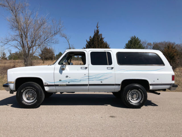 1989 Chevrolet Suburban - Rust Free Calif Truck - 5.7L EFI Automatic - photo 8