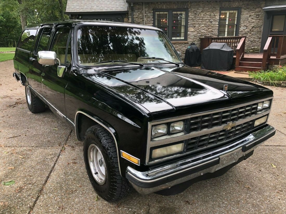 1989 Chevrolet Suburban R1500 Silverado 2WD 1989 Chevrolet Suburban R1500