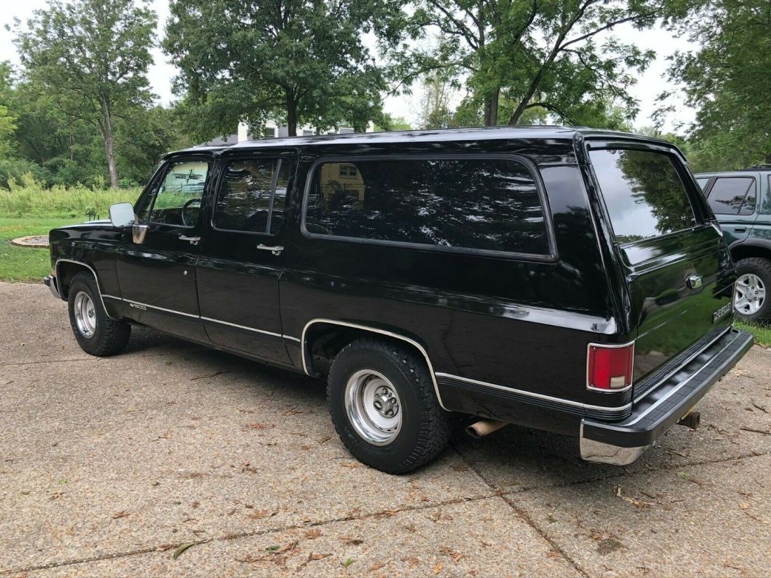 1989 Chevrolet Suburban R1500 - photo 4