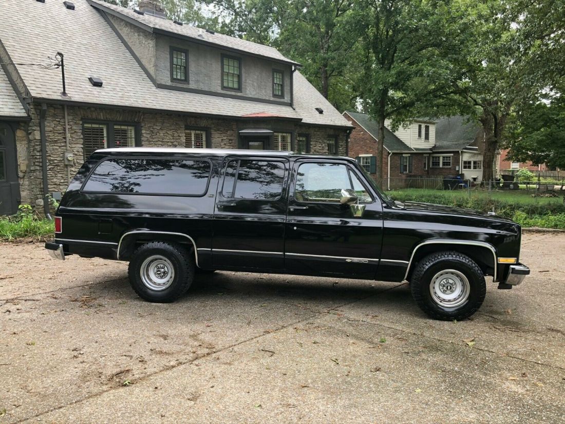 1989 Chevrolet Suburban R1500 - photo 5