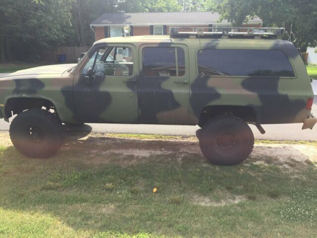 1989 Chevrolet Suburban R2500 3/4T, 4x4, V8 350 camouflage military SUV truck 1989 Chevrolet Suburban SLE