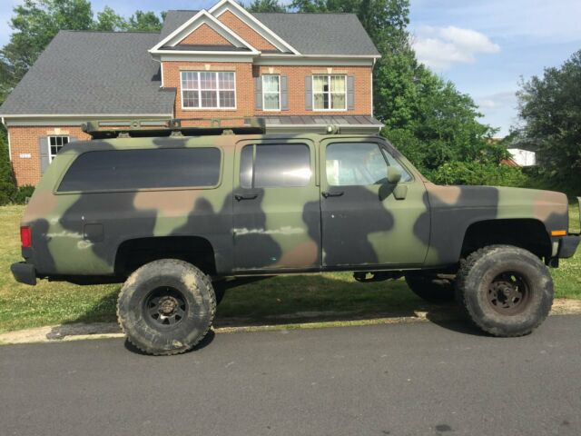 1989 Chevrolet Suburban SLE - photo 2