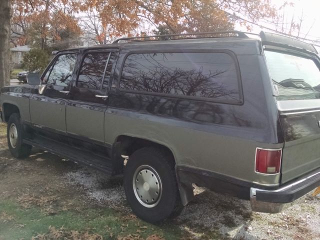 1989 Chevrolet Suburban - photo 3