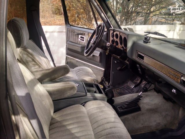 1989 Chevrolet Suburban - photo 7