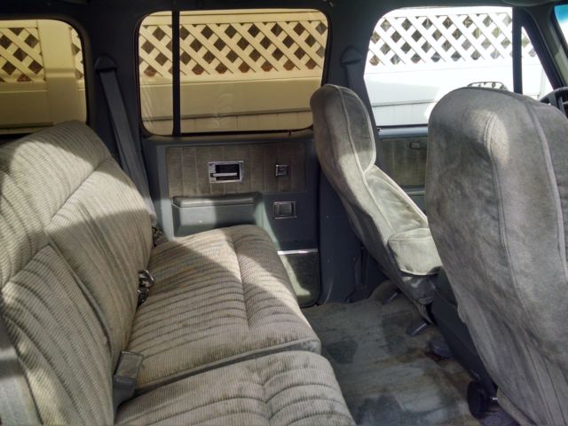 1989 Chevrolet Suburban - photo 8