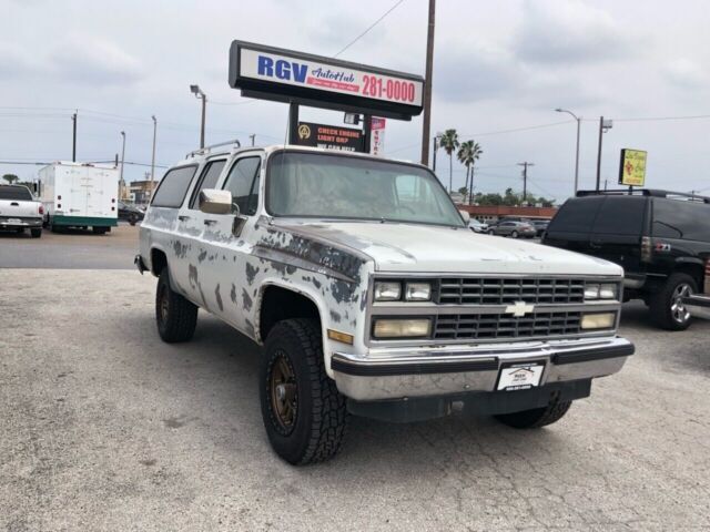 1989 Chevrolet Suburban V10 4dr 4WD SUV - photo 2