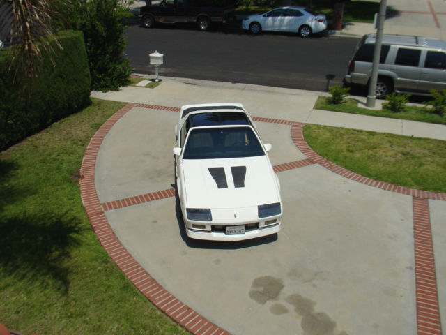 1989 Chevrolet Camaro - photo 2