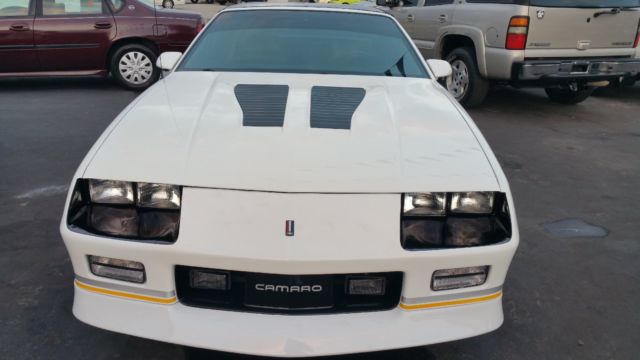 1989 Chevrolet Camaro IROC Z - photo 3