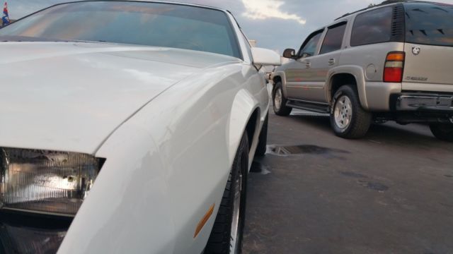 1989 Chevrolet Camaro IROC Z - photo 4