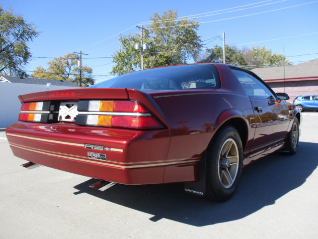 1989 Chevrolet Camaro - photo 5