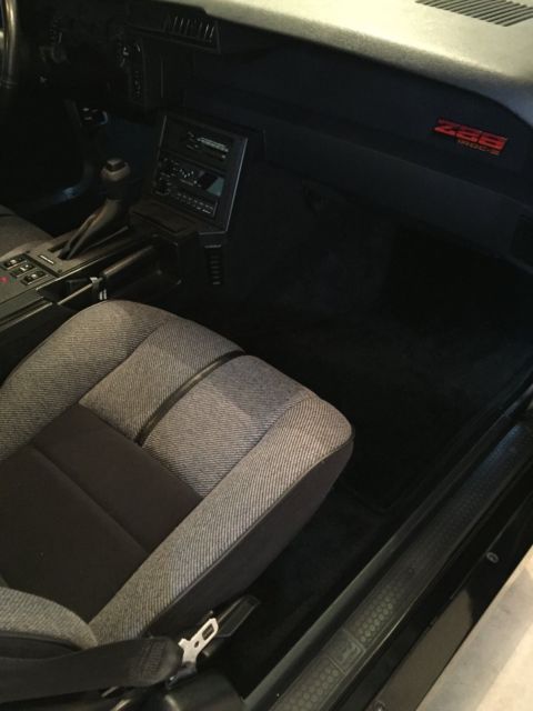 1989 Chevrolet Camaro - photo 9