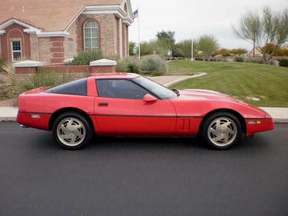 1989 Chevrolet Corvette Base 2dr Hatchback - photo 5