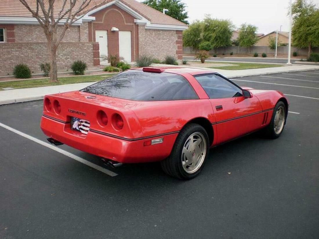 1989 Chevrolet Corvette Base 2dr Hatchback - photo 7