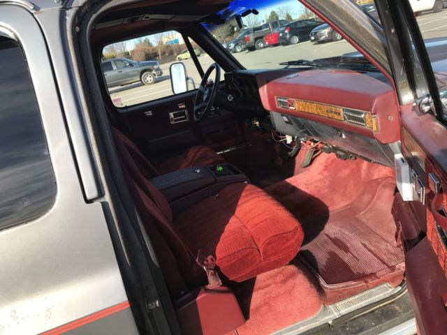 1989 Chevrolet Suburban - photo 11