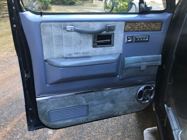 1989 Chevrolet Suburban Silverado - photo 11